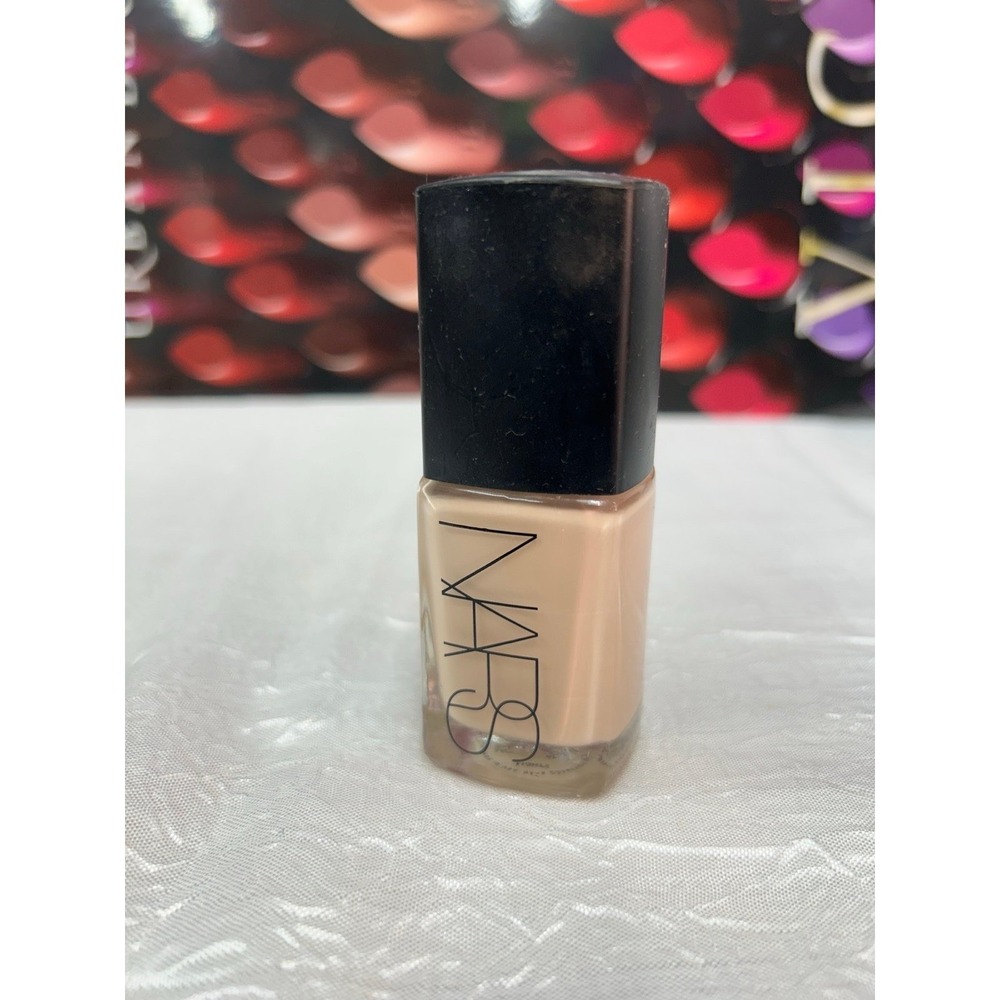 NARS sheer glow foundation READ DESCRIPTION- light 2 months blanc